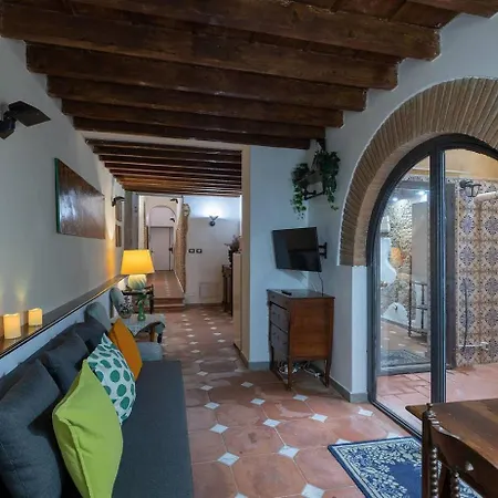 Apartment The Ancient Serragli Court *