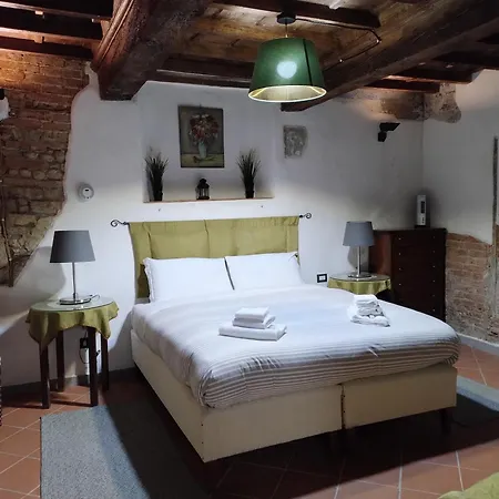 The Ancient Serragli Court Apartment
